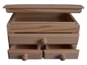 Drewniane pudełko szkatułka
